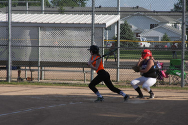 molly batting softball